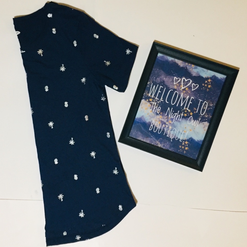 New Old Navy Pineapple Everywear Tee Size Medium